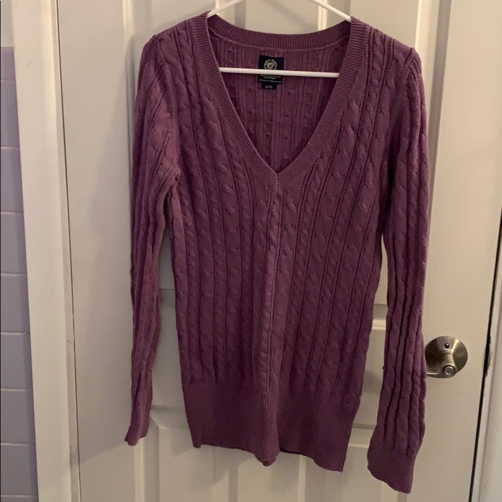 American Eagle Cable Knit V-neck Sweatee